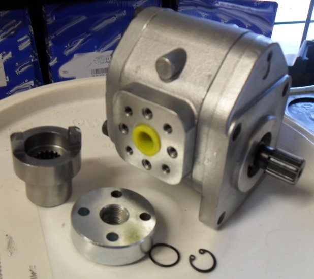 Hydraulic Pump for John Deere 850, 950, 1050, 11cc pump Repl: CH13990 - Click Image to Close